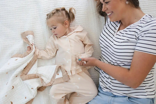 Toddler Security Blanket Guide: Why Kids Get Attached to Their Favorite Blanket  Snuggle Buds